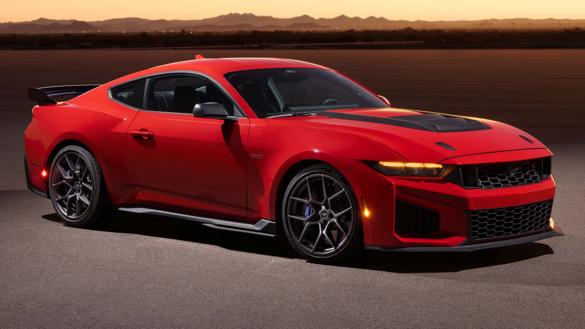 Mustang Dark Horse SC: 800 ცხენის ძალა და ევროპული ამბიციები